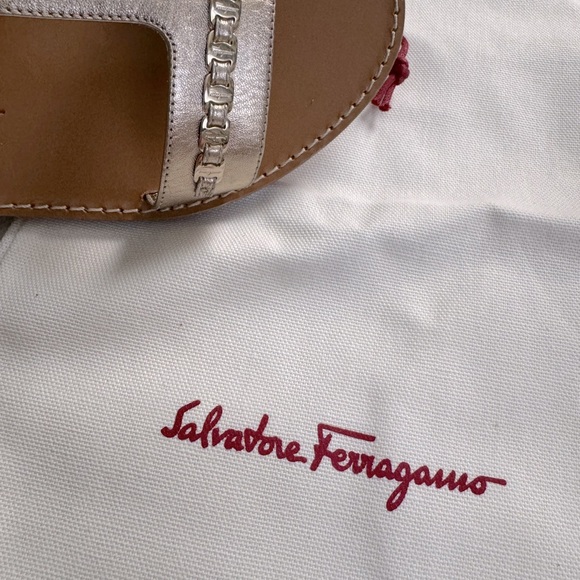 Brand new Salvatore Ferragamo engraved leather sandals 5.5 - Picture 9 of 11